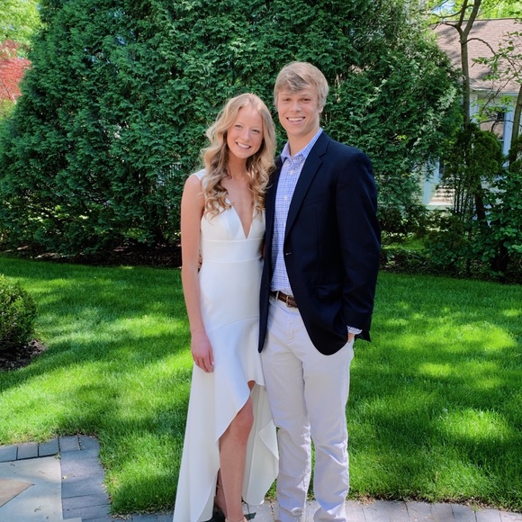 Meet your Posher, Megan - Picture 2 of 5